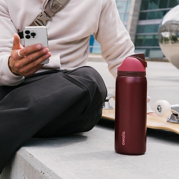 Owala FreeSip Insulated Stainless Steel Water Bottle with Straw for Sports, Travel, and School, 32oz(Burgundy)