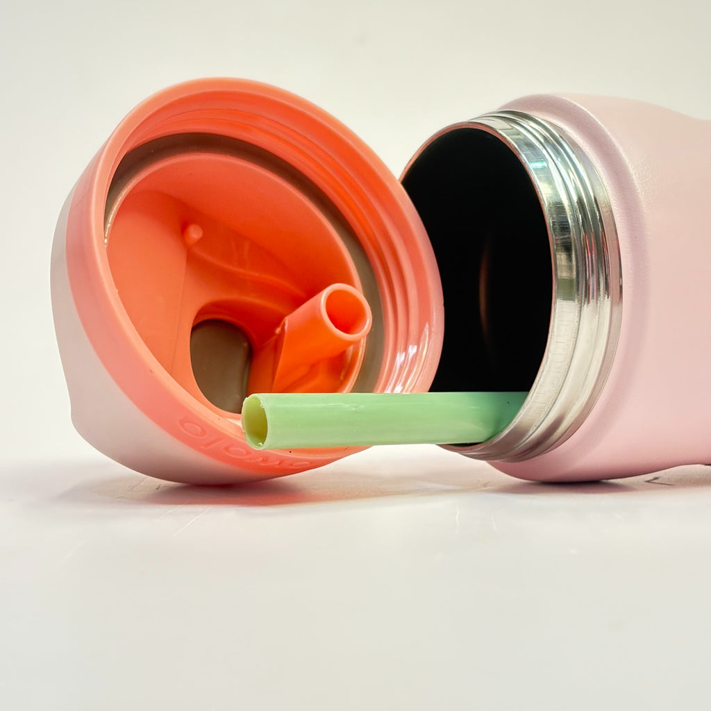 Owala FreeSip Vacuum Insulated Stainless Steel Water Bottle with Built-in Straw & Flip Lock Lid 24 oz (710 ml)